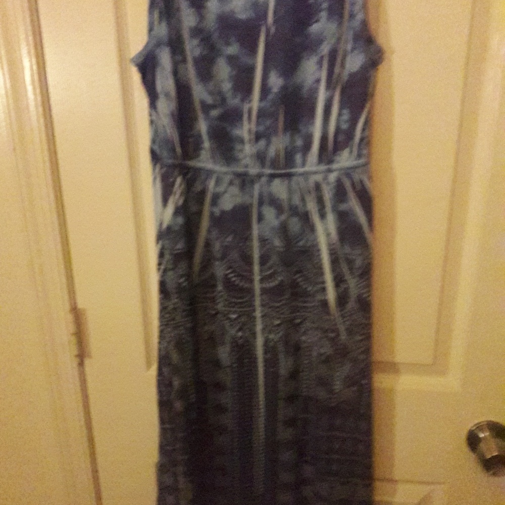 Dress - Picture 3 of 3